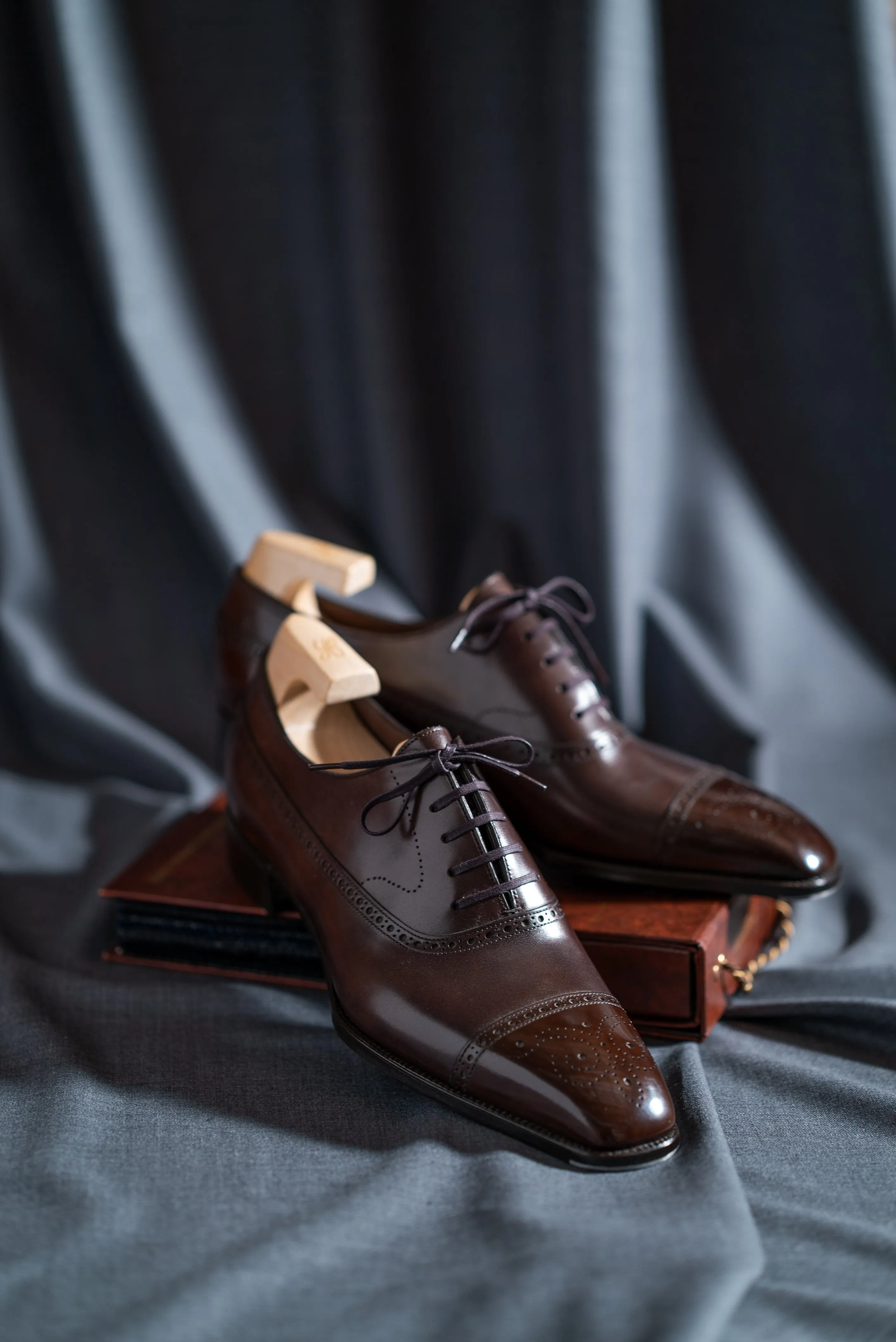 Guethe Medallion Captoe Oxford